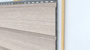 Visualisierung 3D Montagebild Fassadenprofile - Wandabschluss auf Dachlatten